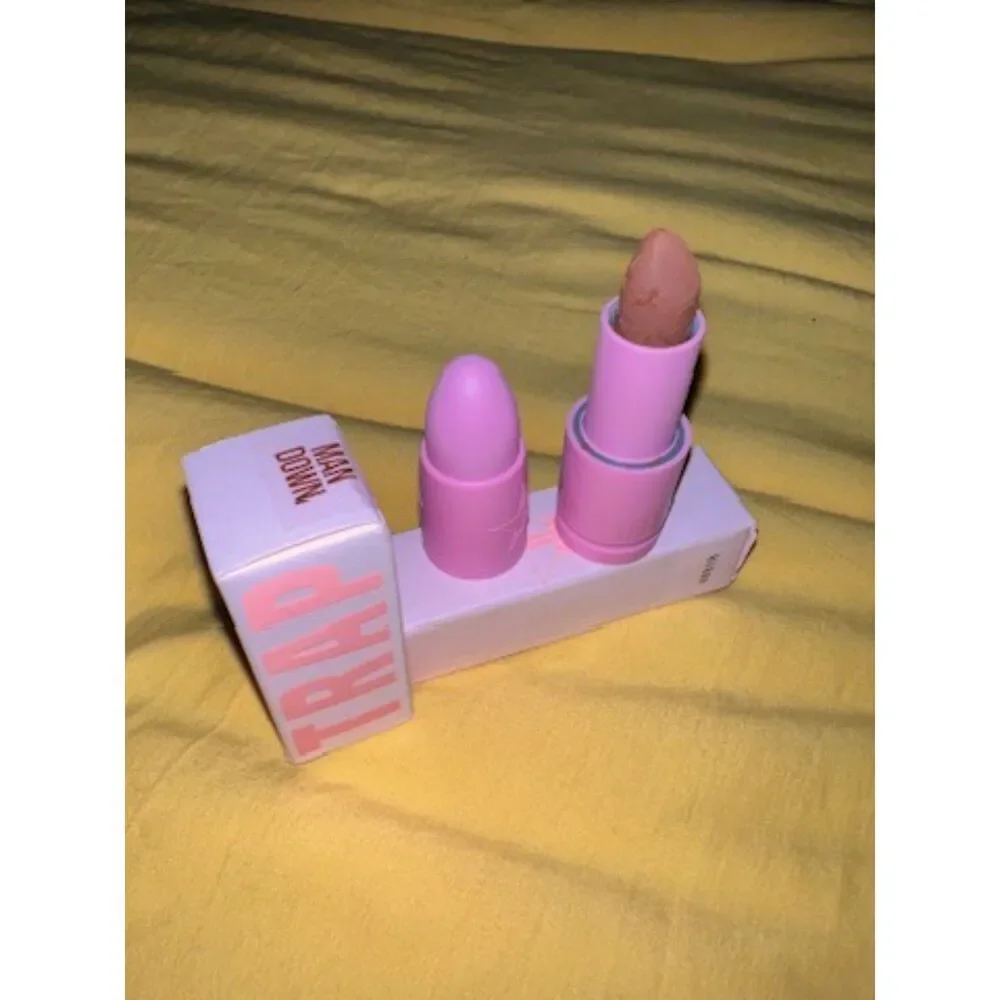 NIB Jeffree Star Velvet Trap Lipstick in Man Down